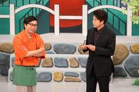 　ゲーム「ヘーモニカ」に参加した上川隆也（右）