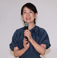 　丸の内ＴＯＥＩのグランドフィナーレにサプライズ登場しあいさつする吉永小百合（撮影・金田祐二）