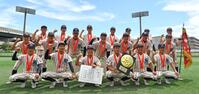 　１４年ぶり２度目の夏の甲子園出場を決め、笑顔を見せる東大阪大柏原ナイン（撮影・中田匡峻）