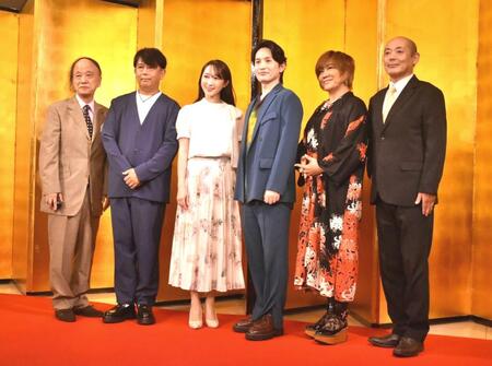 　取材会に出席した（左から）海原はるか、前田耕陽、有沙瞳、浜中文一、松本梨香、曽我廼家寛太郎