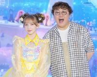 　イベントに出席した早瀬ノエル（左）と中谷