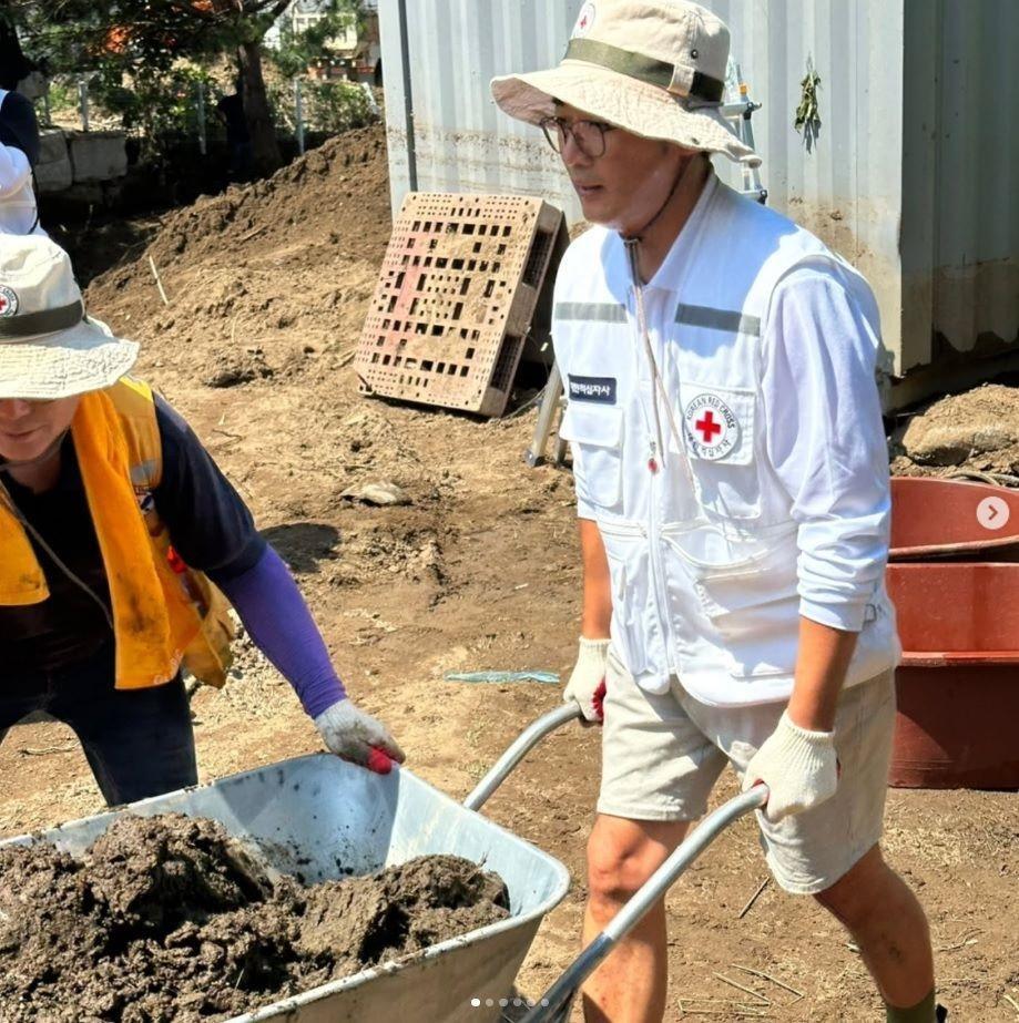 　アン・ジェウクの公式インスタグラム＠ｓｔｅｅｌａｊｗ６７９６より