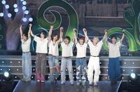 　“なにわの日”にデビューが決まった地で歓声を浴びるなにわ男子（撮影・伊藤笙子）