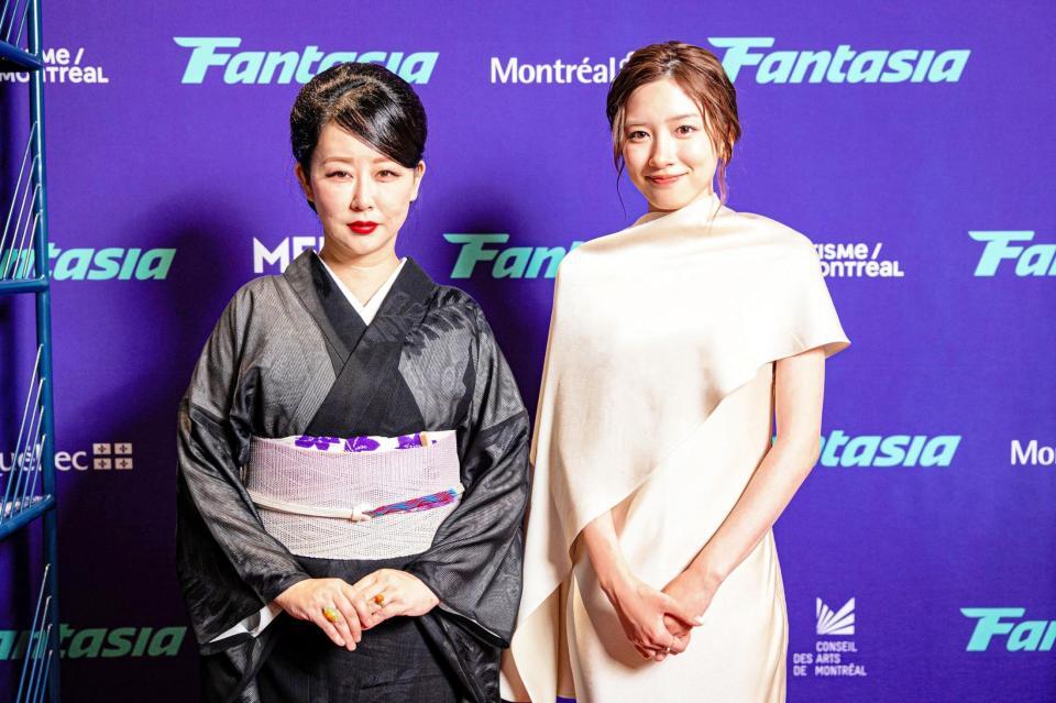 　急きょ舞台あいさつした永野芽郁（右）と東村アキコ氏＝カナダ・モントリオール　ⒸＣｈａｒｌｅｓ－Ａｎｔｏｉｎｅ　Ｍａｒｃｏｔｔｅ