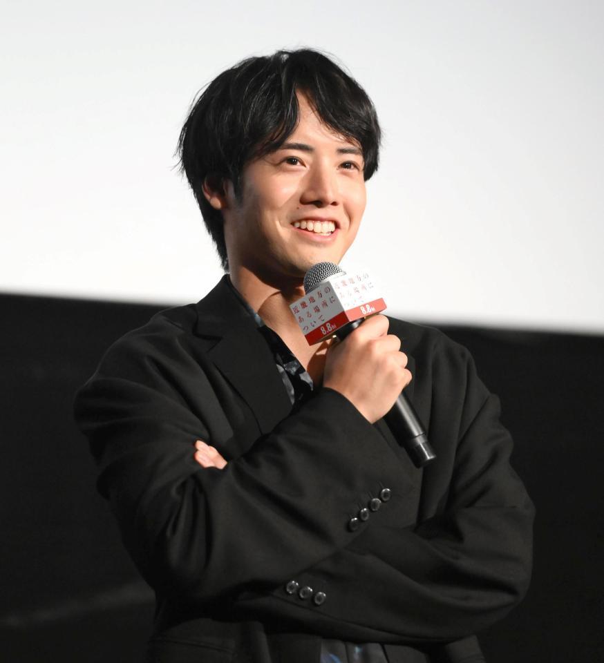 　映画「近畿地方のある場所について」の魅力を語る赤楚衛二（撮影・堀内翔）