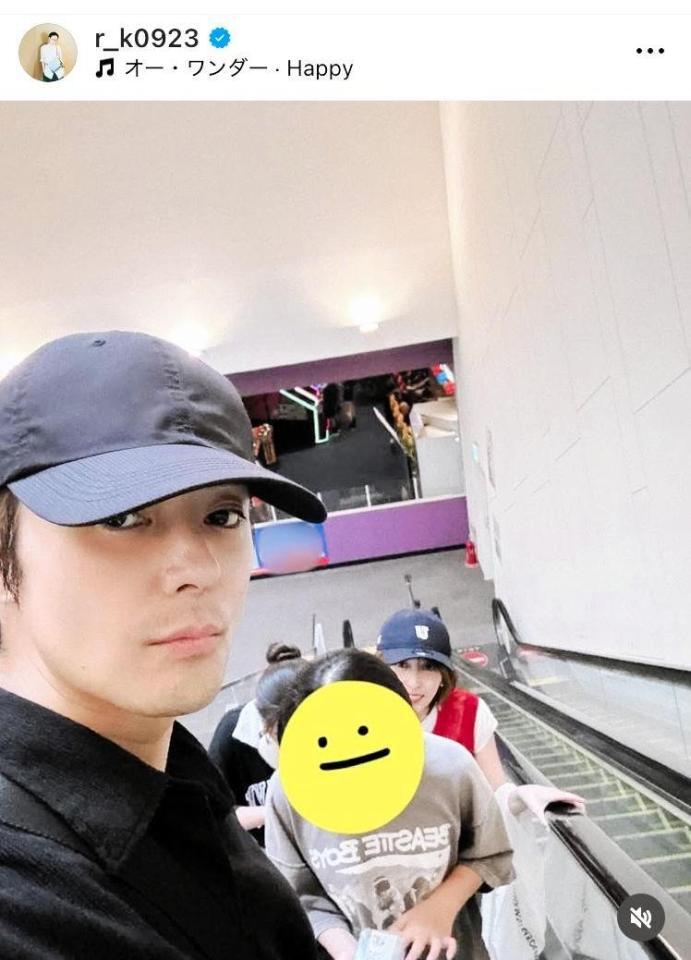 家族４人で。木村了のインスタグラム＠ｒ＿ｋ０９２３（２４年９月２３日付）より