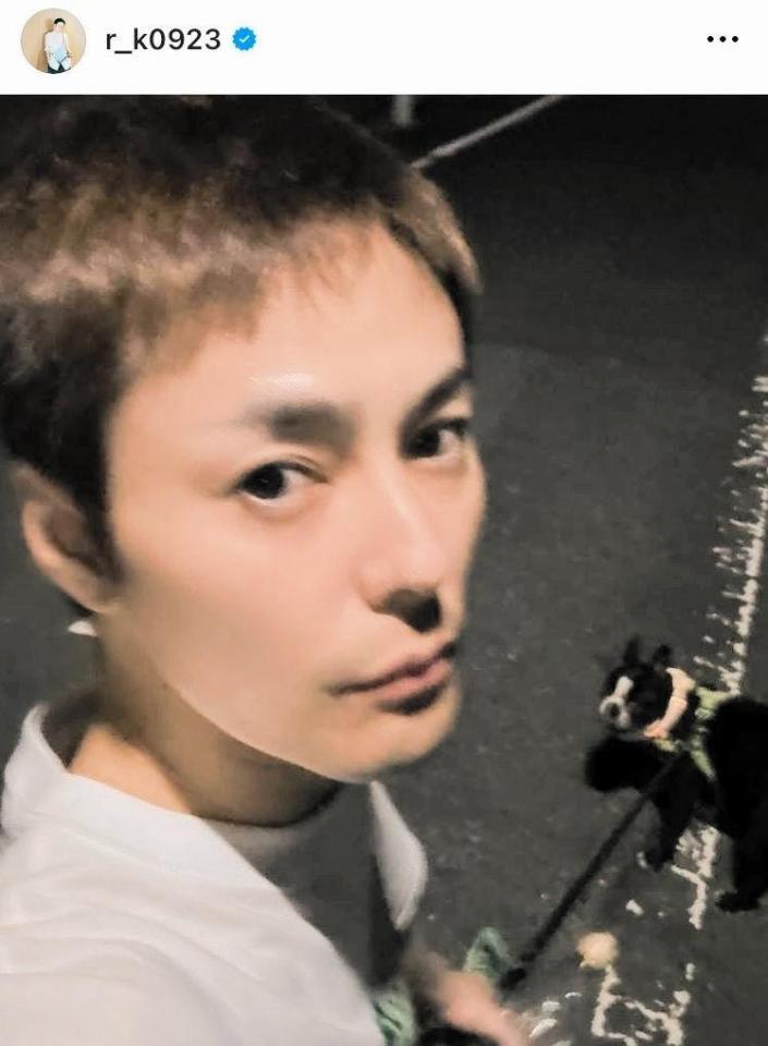 家族４人で。木村了のインスタグラム＠ｒ＿ｋ０９２３（２４年７月）より