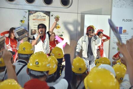 　熱いパフォーマンスを見せたＴあんどＴの（左から）Ｔｏｓｈｉ君、Ｔｏｊｉ君