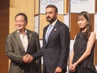 　イベントに出席した（左から）久夛良木健氏、ＭＣＱのジャシム・モハメッド・アル・コーリＣＥＯ、宇内梨沙