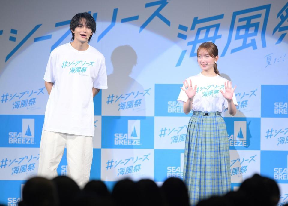 　「夏だ！アセだ！シェアブリーズだ！＃シーブリーズ海風祭」に登場した佐野勇斗（左）と畑芽育（撮影・伊藤笙子）