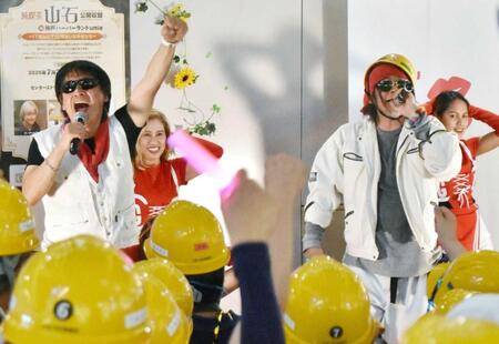 　熱いパフォーマンスを見せたＴあんどＴのＴｏｓｈｉ君（左）とＴｏｊｉ君