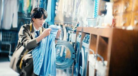 　「ＴＡＩＬＯＲ」の新ＣＭに出演するｔｉｍｅｌｅｓｚ・寺西拓人