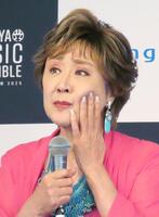 　ケイダッシュ川村龍夫会長の死去を悲しむ小林幸子