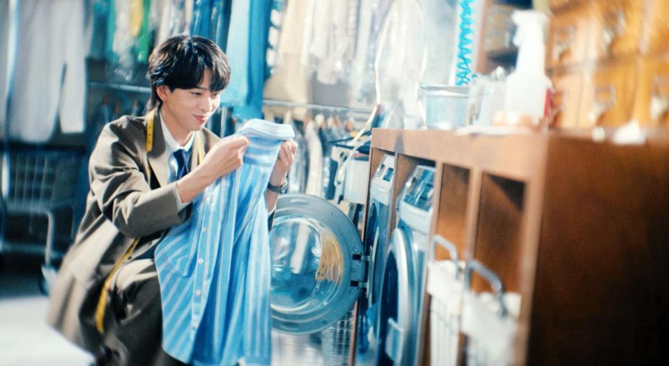 　「ＴＡＩＬＯＲ」の新ＣＭに出演するｔｉｍｅｌｅｓｚ・寺西拓人