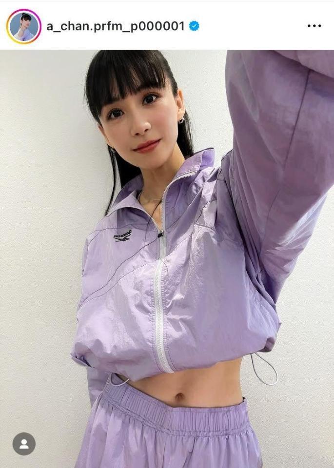 ヘソちらトレーニングウェア姿が美しい！あ～ちゃんのインスタグラム＠ａ＿ｃｈａｎ．ｐｒｆｍ＿ｐ０００００１より