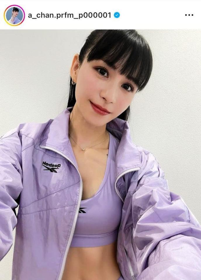 ヘソちらトレーニングウェア姿が美しい！あ～ちゃんのインスタグラム＠ａ＿ｃｈａｎ．ｐｒｆｍ＿ｐ０００００１より