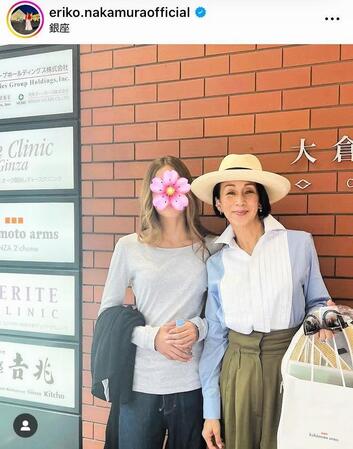 　東京で。中村江里子のインスタグラム＠ｅｒｉｋｏ．ｎａｋａｍｕｒａｏｆｆｉｃｉａｌ（７月２３日付）より 