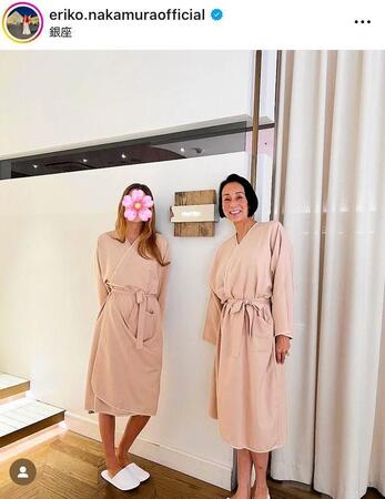 　東京で。中村江里子のインスタグラム＠ｅｒｉｋｏ．ｎａｋａｍｕｒａｏｆｆｉｃｉａｌ（７月２３日付）より 