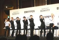 　ダンスを披露するＥＮＨＹＰＥＮ