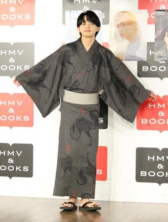 　浴衣姿で登場したＯＮＥ　Ｎ’ＯＮＬＹの草川直弥