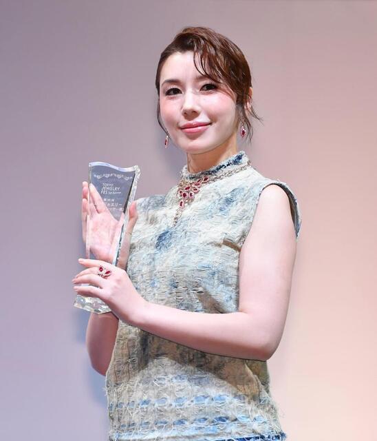 仲里依紗バースデーRE. アールイー ドット 一石三鳥 デニムジャケット