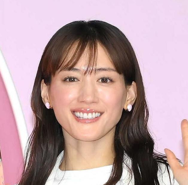 飾らなくても素敵♥」「オフも可愛すぎ」綾瀬はるか 空港ラウンジで人気俳優とばったり、バッグも服も超シンプル/芸能/デイリースポーツ online
