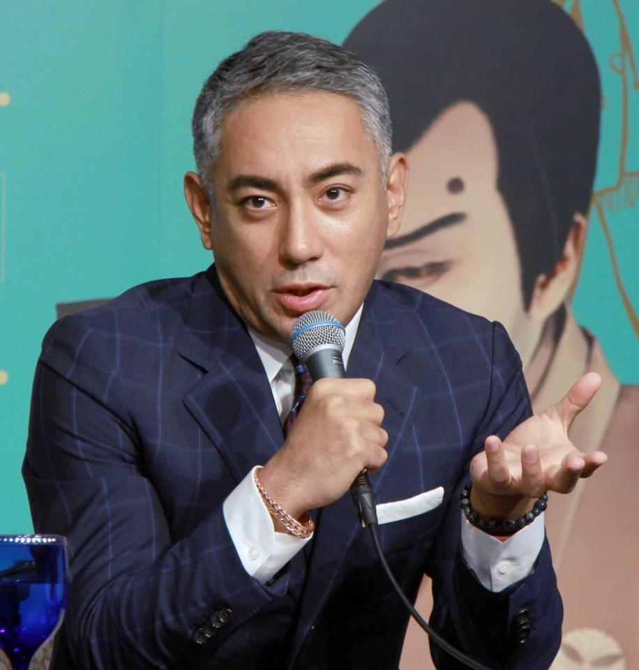 　公演の魅力を語る市川團十郎