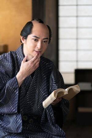 　北尾政演（山東京伝）を好演する古川雄大