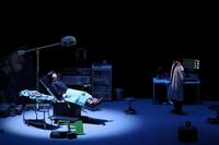 　熱演する加藤シゲアキ（撮影・宮川舞子）