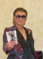 　初の自伝「波乱を愛す」刊行記念イベントを開催した小沢仁志