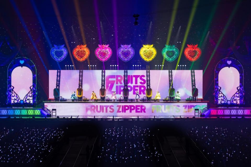 　ライブを行うＦＲＵＩＴＳ　ＺＩＰＰＥＲ（提供：ヨシモリユウナ）