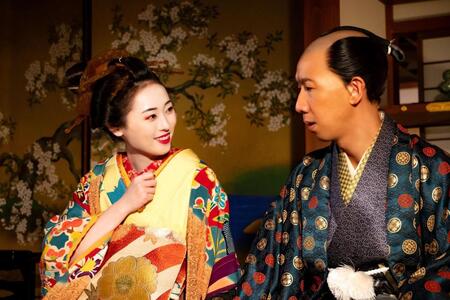 　ひょうろく演じる松前廣年（右）を誘惑する誰袖を熱演した福原遥　大河ドラマ「べらぼう～蔦重栄華乃夢噺～」より