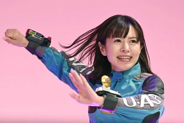 さとう珠緒 桃さん復活！30年ぶりオーレンジャーコスチューム姿で