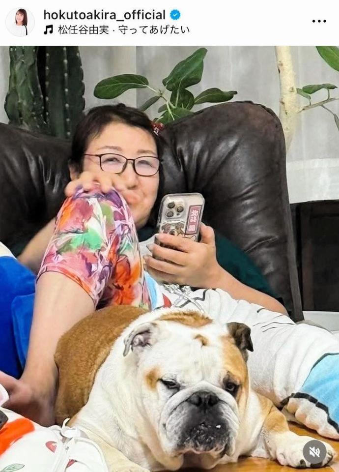 　右目のこめかみあたりが赤く…。１日付の北斗晶のインスタグラム＠ｈｏｋｕｔｏａｋｉｒａ＿ｏｆｆｉｃｉａｌより