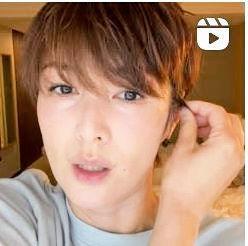 　前髪の裏技を明かした吉瀬美智子。５日付のインスタグラム＠ｍｉｃｈｉｋｏｋｉｃｈｉｓｅより