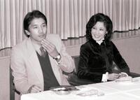 　４５年前の浅丘ルリ子（右）。左は奥田瑛二＝１９８０年撮影