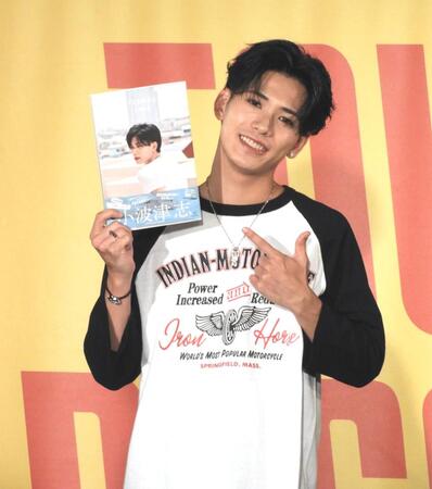 　発売記念イベントを開催したＰＳＹＣＨＩＣ　ＦＥＶＥＲの小波津志