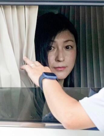 　７月２８日、浜松ＳＡで車中から実況見分に立ち会った広末涼子