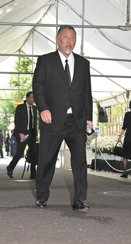 　告別式に参列する清原和博氏（撮影・持木克友）
