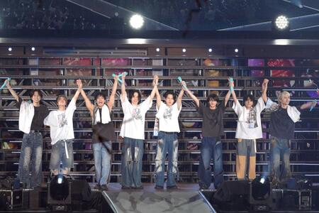 　新体制初のアリーナツアーで躍動したｔｉｍｅｌｅｓｚ（左から）寺西拓人、松島聡、原嘉孝、菊池風磨、橋本将生、猪俣周杜、佐藤勝利、篠塚大輝（撮影・伊藤笙子）