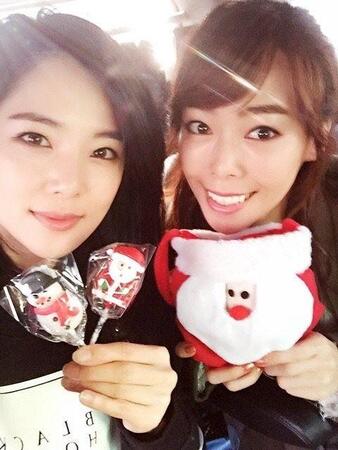 Ａｓ　Ｏｎｅの公式Ｘ＠Ｉｌｏｖｅａｓｏｎｅより（左から）クリスタル、イミンさん