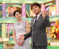 　番組でのエピソードを話す浜田雅功。左はＭＢＳ・清水麻椰アナ（撮影・西岡正）