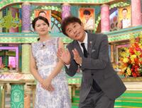 　番組でのエピソードを話す浜田雅功。左はＭＢＳ・清水麻椰アナ（撮影・西岡正）