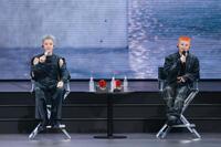 　ステージ上でトークをするＨＯＳＨＩ（左）とＷＯＯＺＩ　（Ｐ）＆（Ｃ）　ＰＬＥＤＩＳ　Ｅｎｔｅｒｔａｉｎｍｅｎｔ