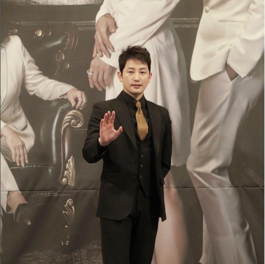 　韓国芸能プロダクション・Ｈｏｏｆａｃｔｏｒｙの公式インスタグラム＠ｈｏｏｆａｃｔｏｒｙ＿ｅｎｔｅｒｔａｉｎｍｅｎｔより　俳優のパク・シフ