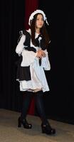 　コスプレで登場した加藤玲奈＝１２年１０月