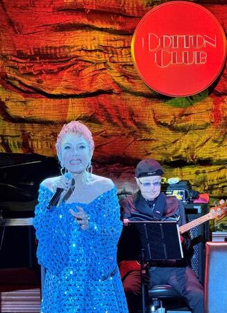 ピーター 73歳の誕生日ライブ開催 デヴィ夫人、安藤和津、高畑淳子らがズラリ「今はGM、たまにSで忙しい」