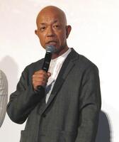 　トークする小峠英二