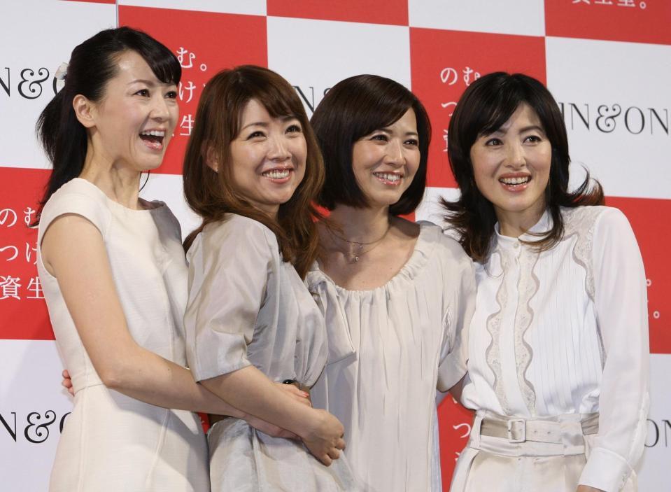 　２０１０年３月、８０年代の人気アイドルがＣＭ共演で再集結。（左から）河合その子、伊藤つかさ、石川秀美、荻野目洋子