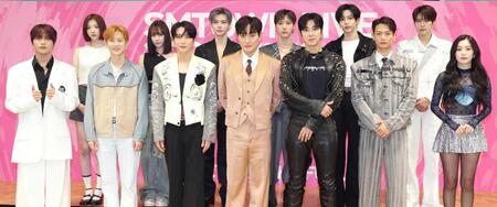 　勢ぞろいした出演者たち（撮影・金田祐二）